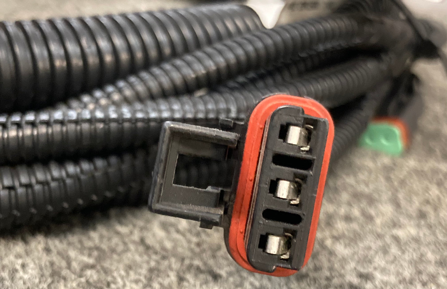 New Genuine International 2591888C91 Harness, Harn Rear Chas 07 Bld