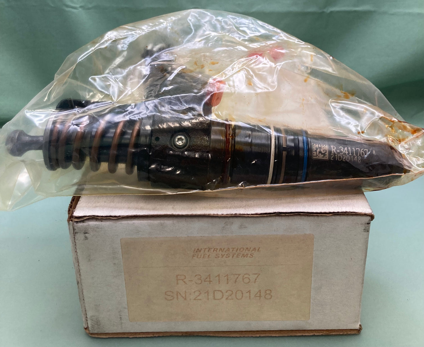 New Genuine International R-3411767 Fuel Injector