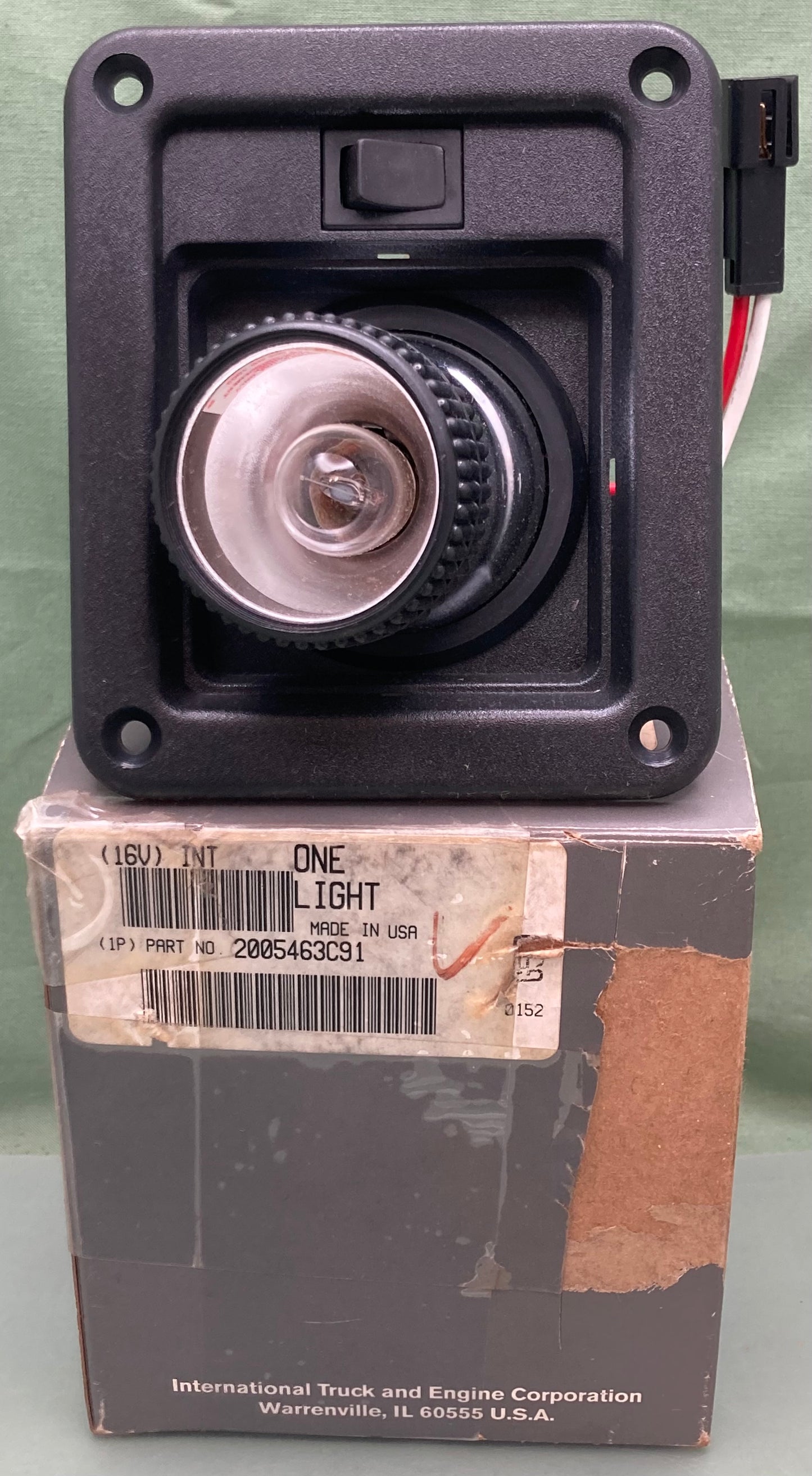 New Genuine International 2005463C91 Map Light