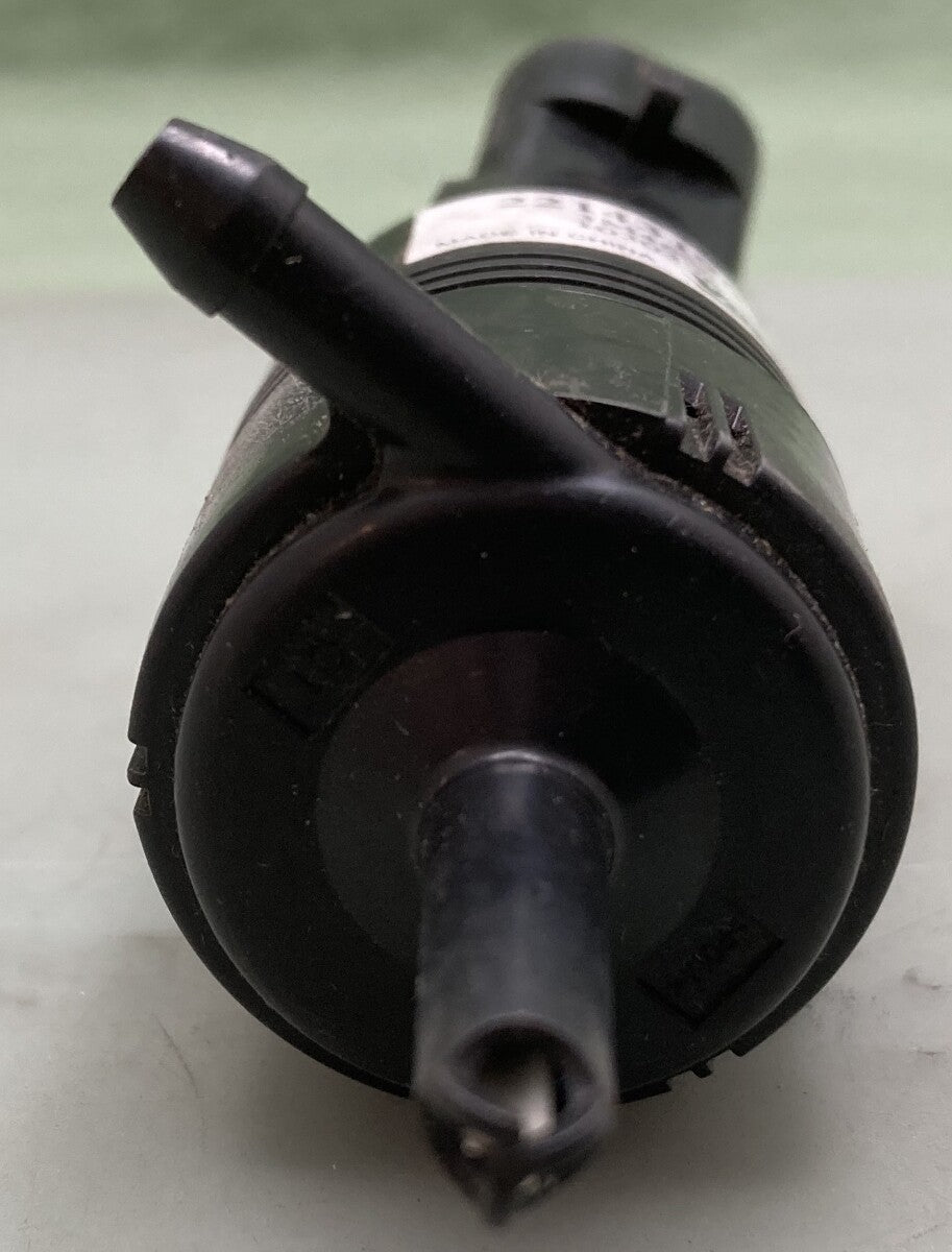 New Genuine Volvo 22143196 VHD Washer Fluid Pump