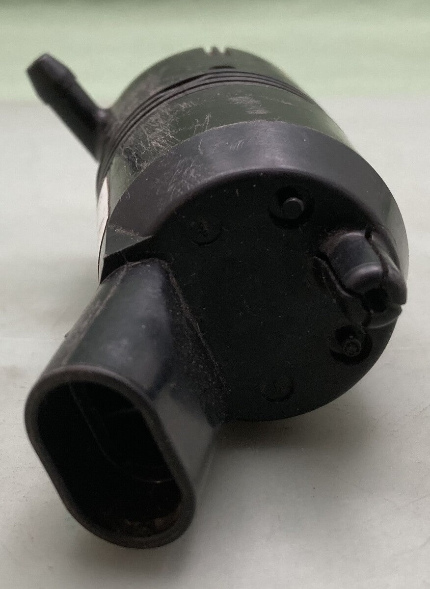New Genuine Volvo 22143196 VHD Washer Fluid Pump