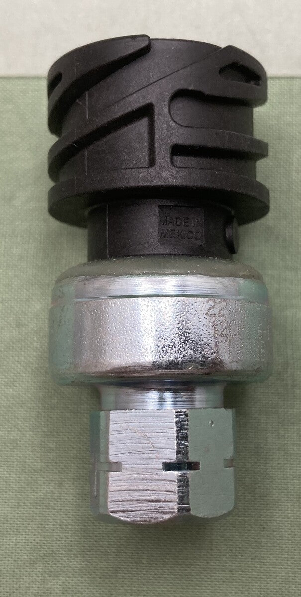 New Genuine Volvo 22443552 A/C SENSOR PRESSURE