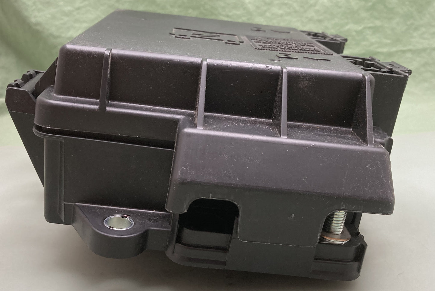 New Genuine Volvo 23942175 Battery Power Distribution Box