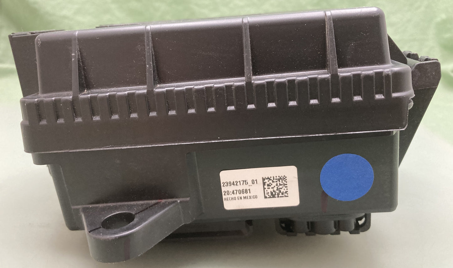 New Genuine Volvo 23942175 Battery Power Distribution Box