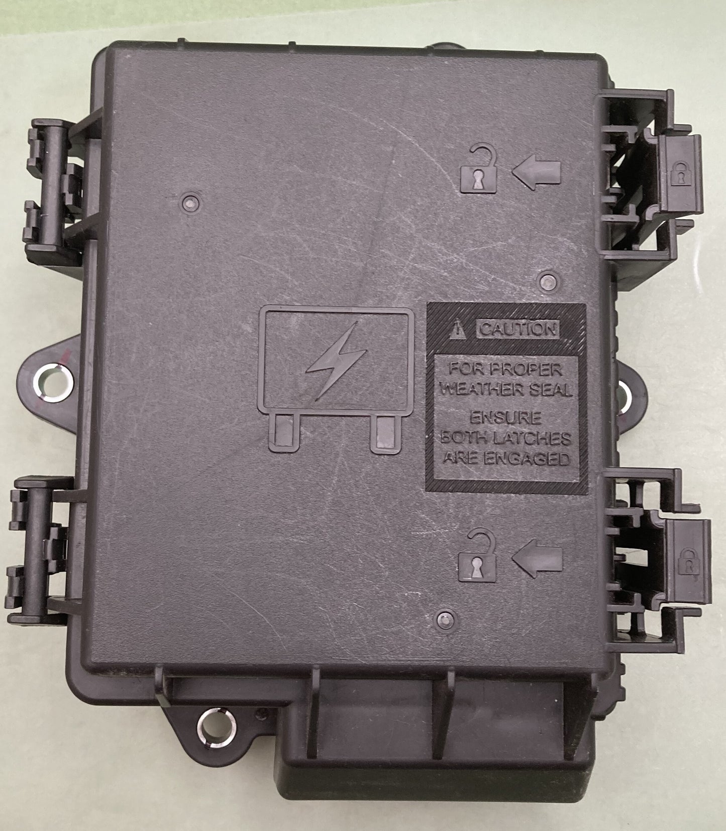 New Genuine Volvo 23942175 Battery Power Distribution Box