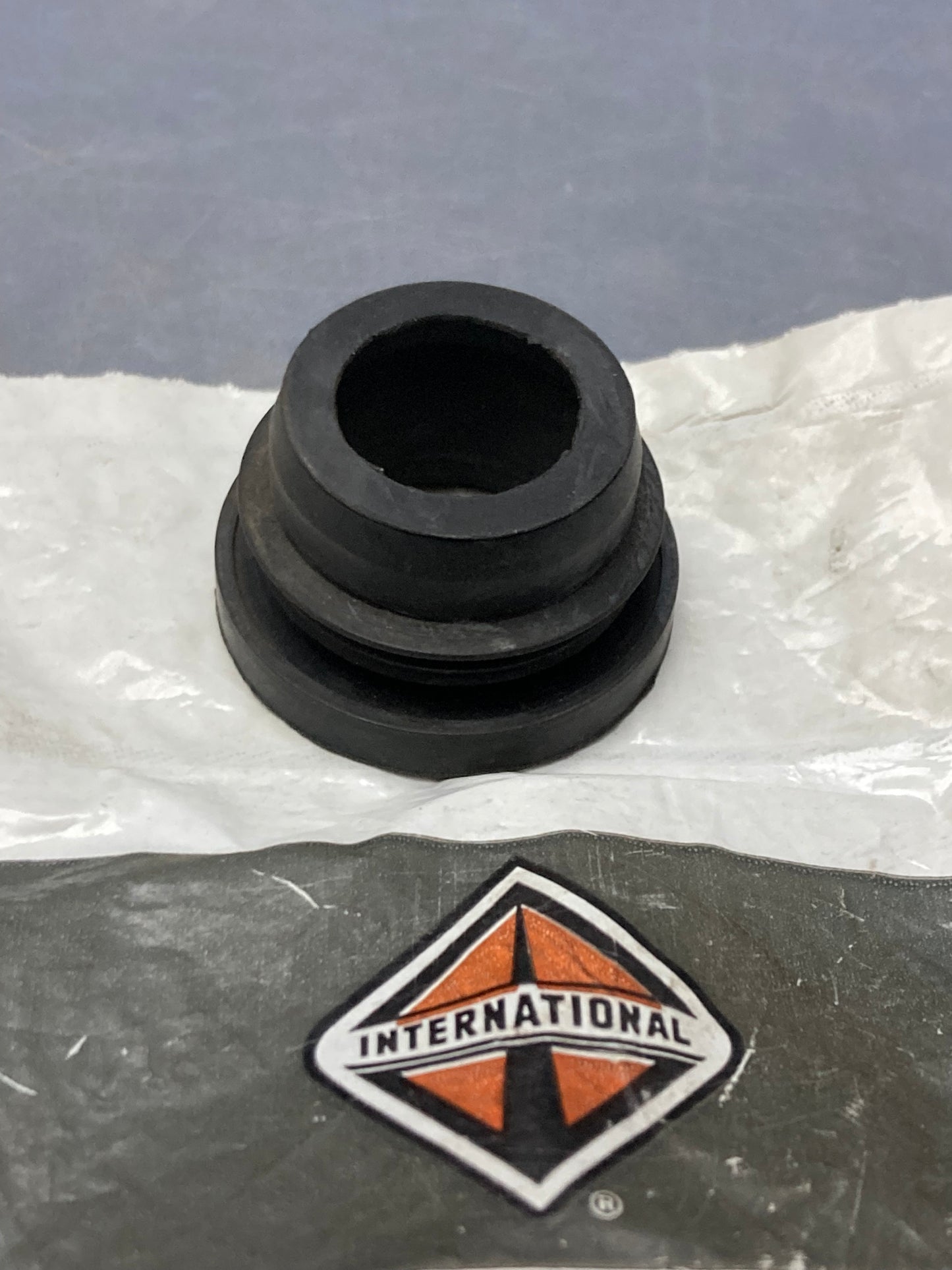 New Genuine International 2511744C1 Washer Pump Grommet