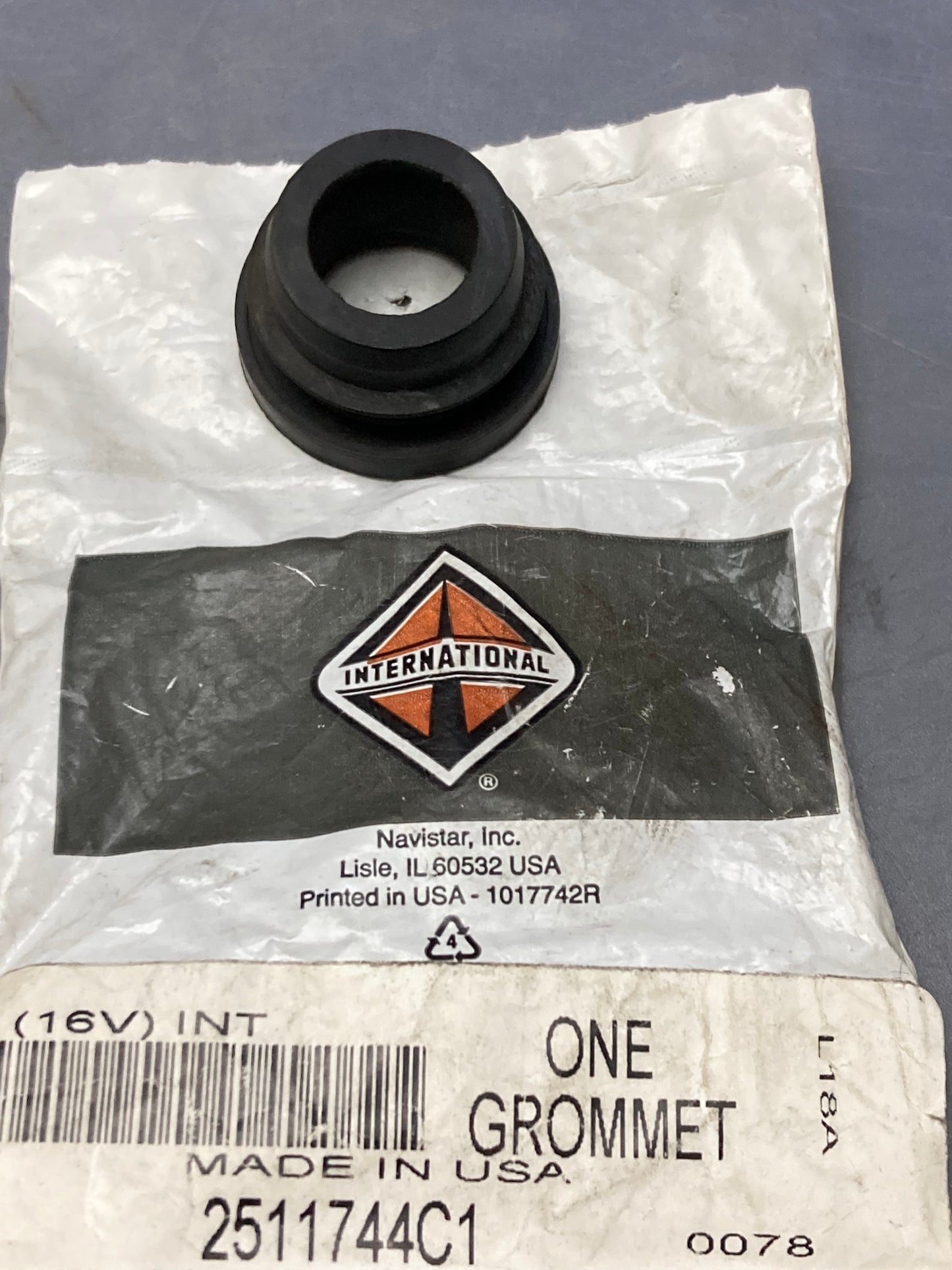 New Genuine International 2511744C1 Washer Pump Grommet