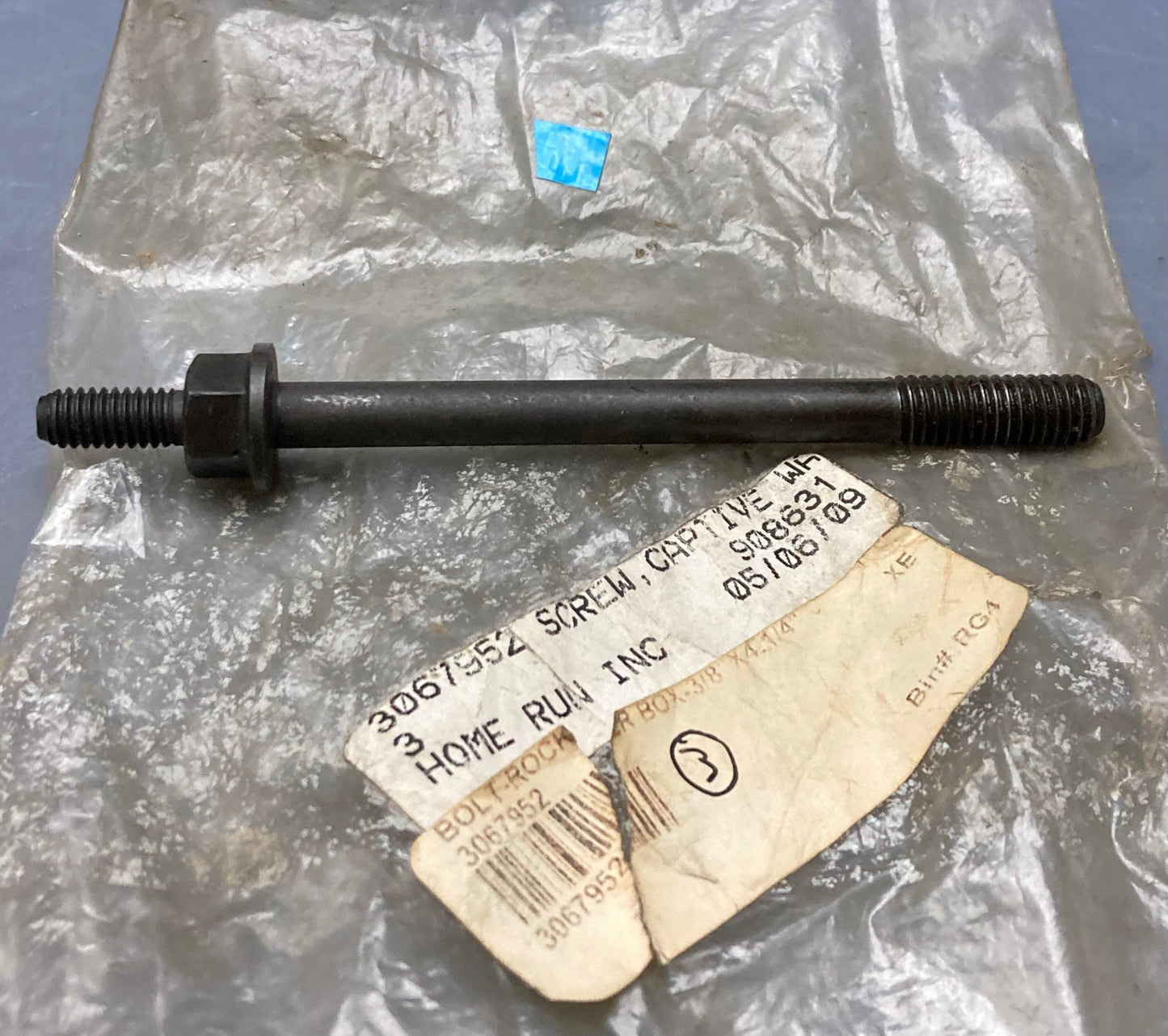 New Replaces Cummins 3067952 Screw, Studded Flange Cap