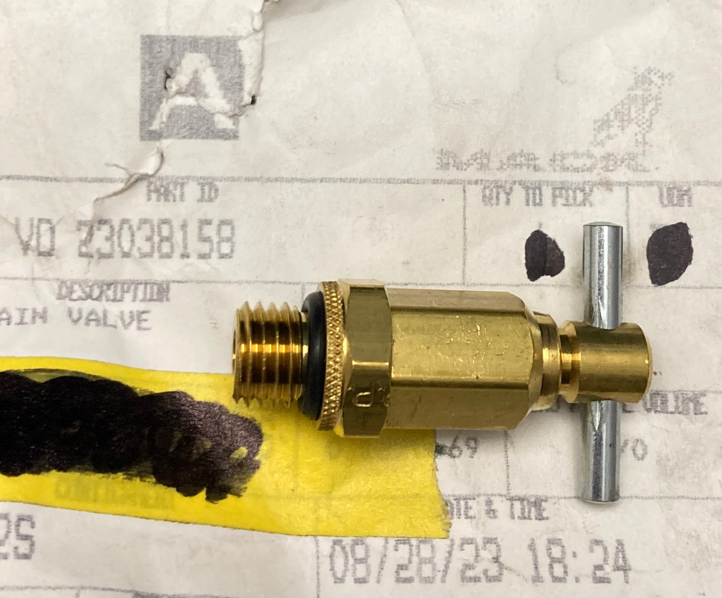 New Genuine Mack 23038158 Engine Oil Drain Valve