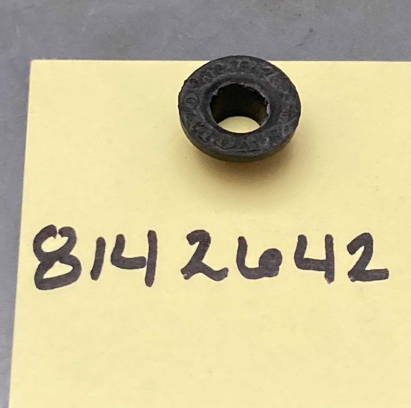 New Genuine Volvo 8142642 Grommet