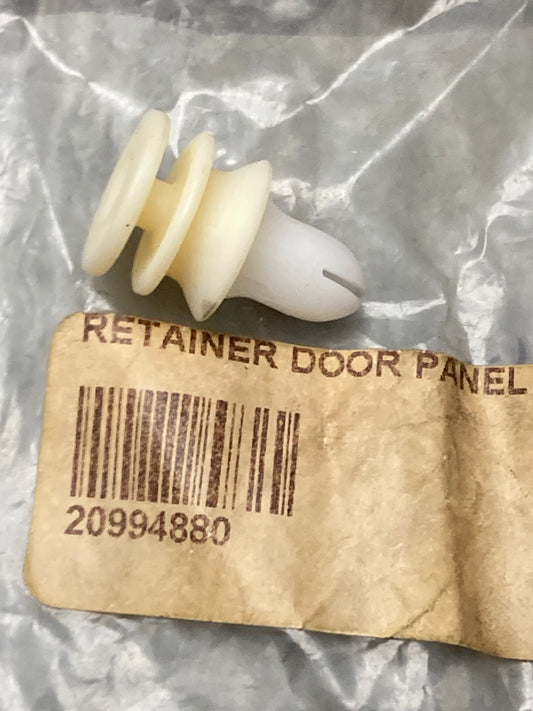 New Replaces Volvo 20994880 Retainer