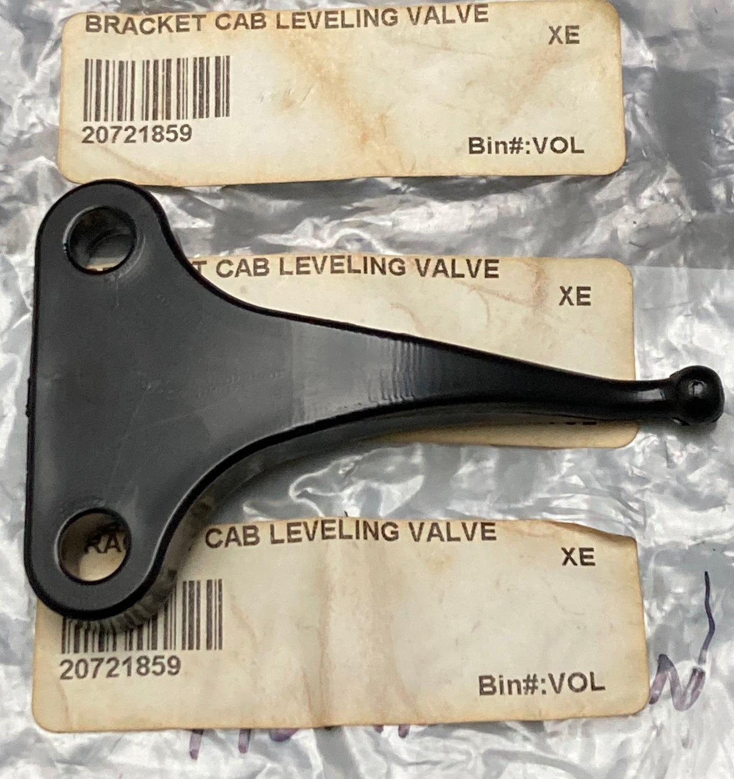 New Replaces Volvo 20721859 Bracket Cab Leveling Valve