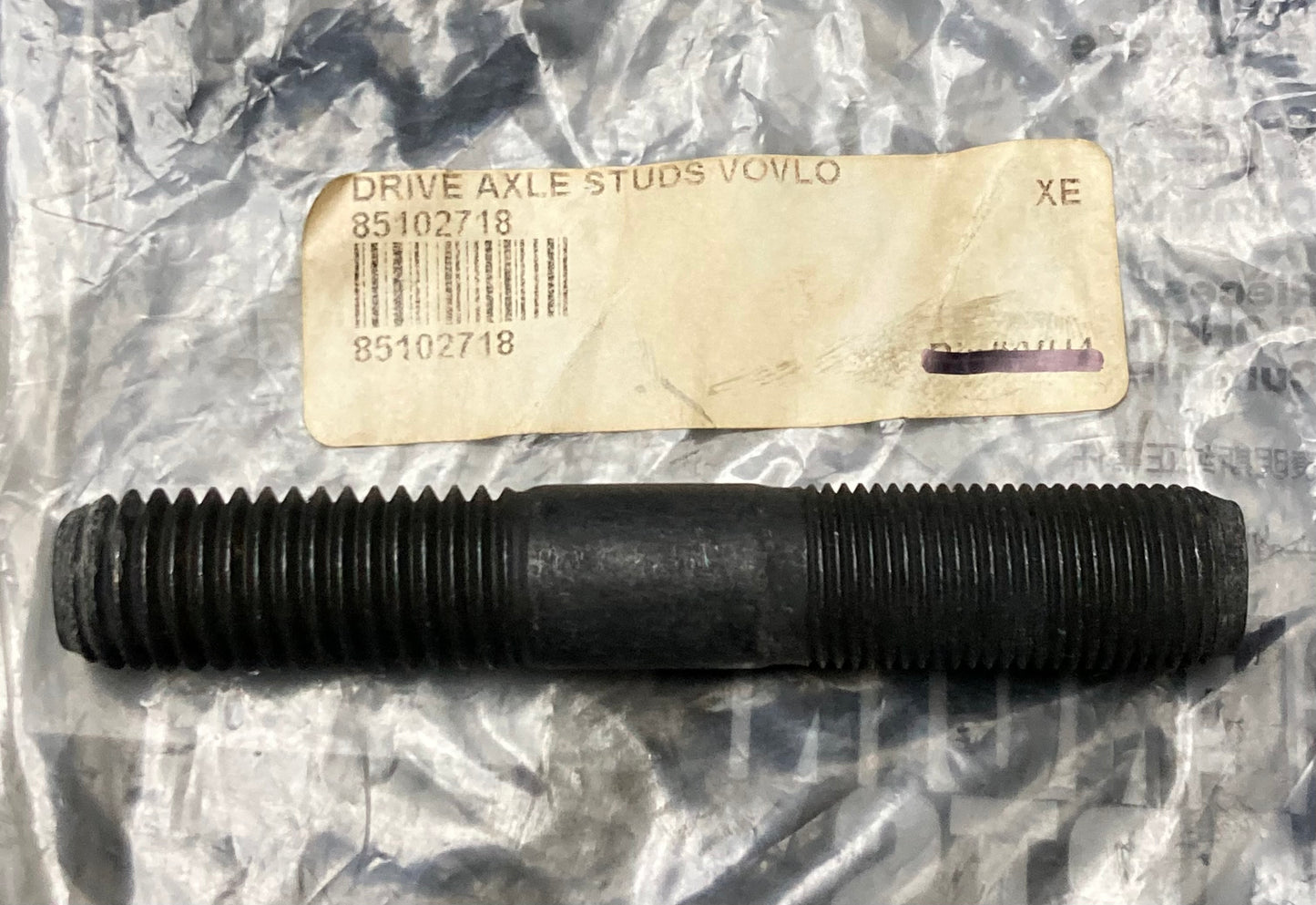 New Replaces Volvo 85102718 Stud