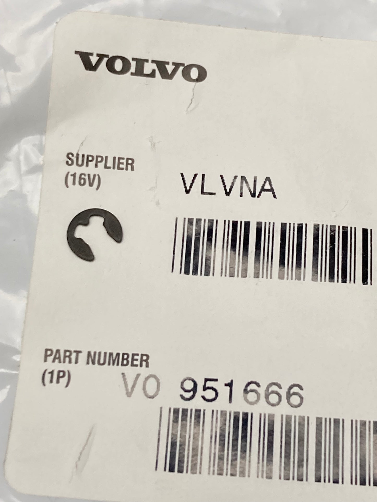 New Genuine Volvo VO 951666 E Clip