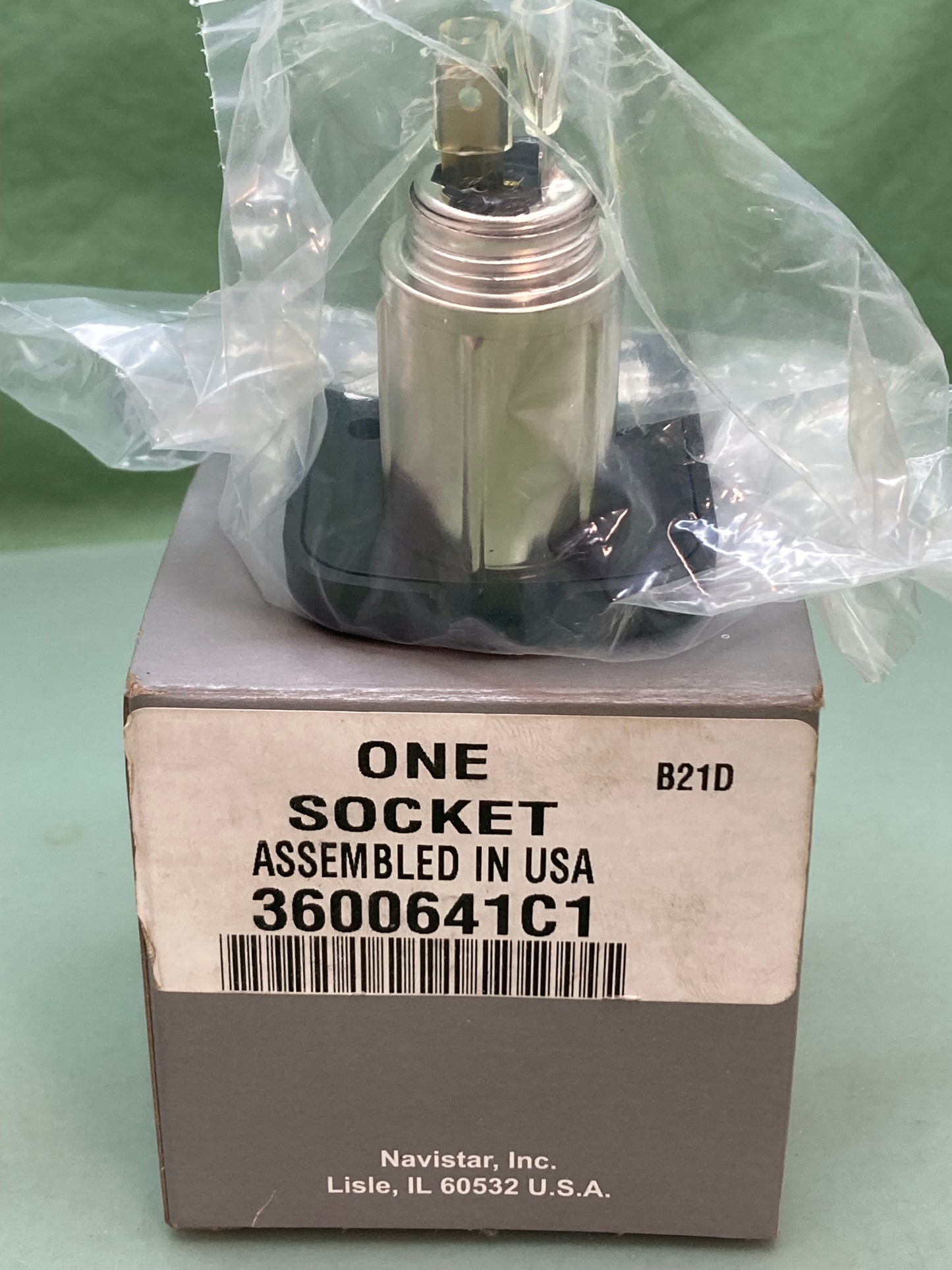 New Genuine International 3600641C1 Receptacle Socket 12 Volt Feed