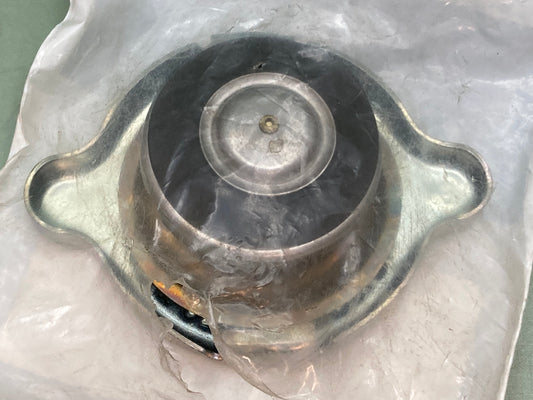 New Genuine International 80889R91 RAD CAP