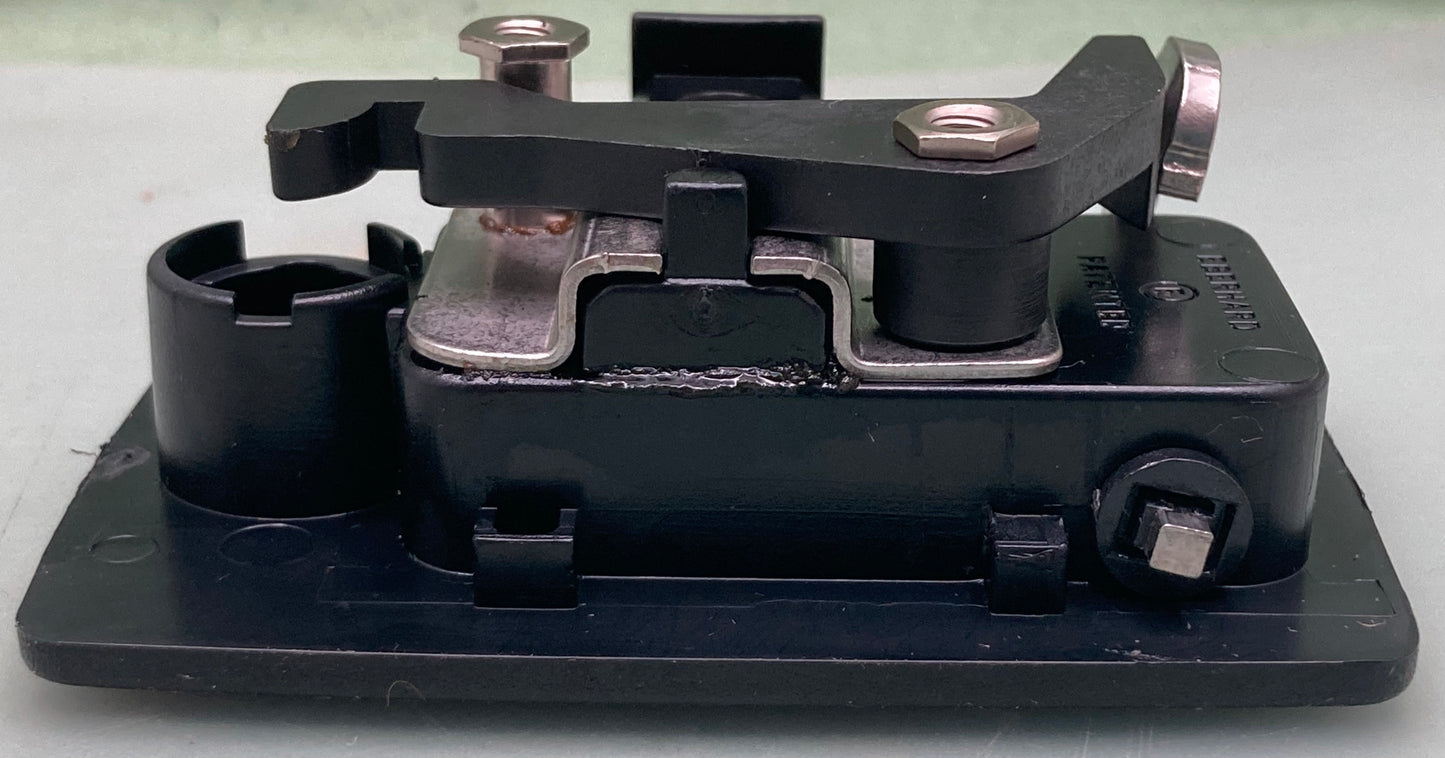 New Genuine International 2018738C1 Latch, Access Door