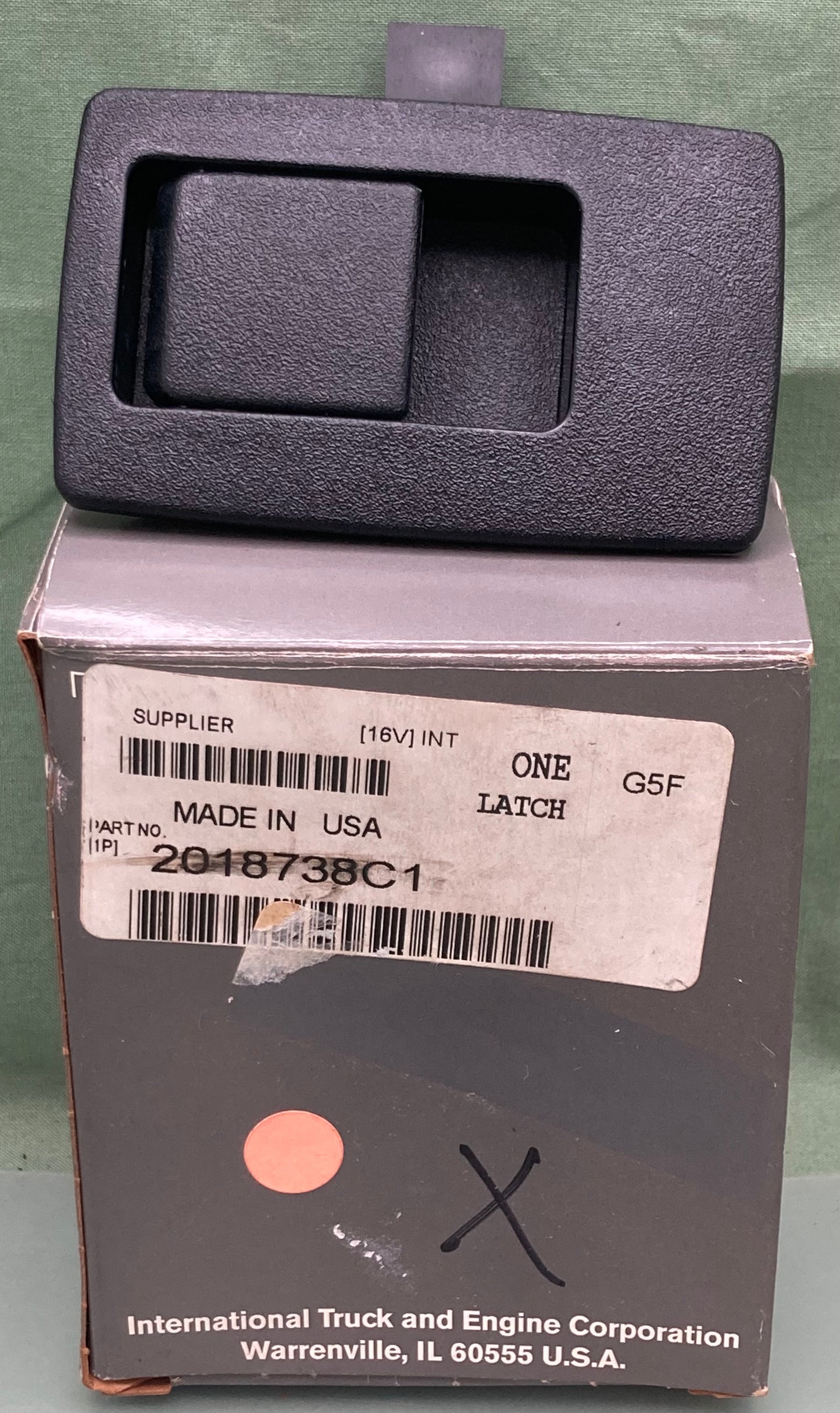 New Genuine International 2018738C1 Latch, Access Door