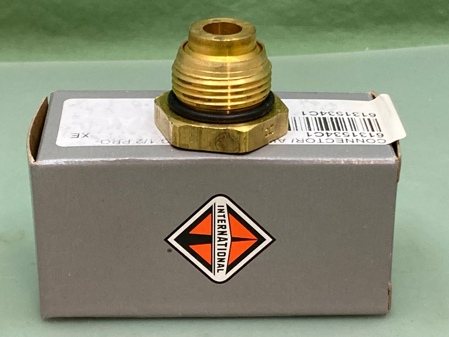 New Genuine International 6131534C1 Wiring Connector Ma22 Male X 1/2"