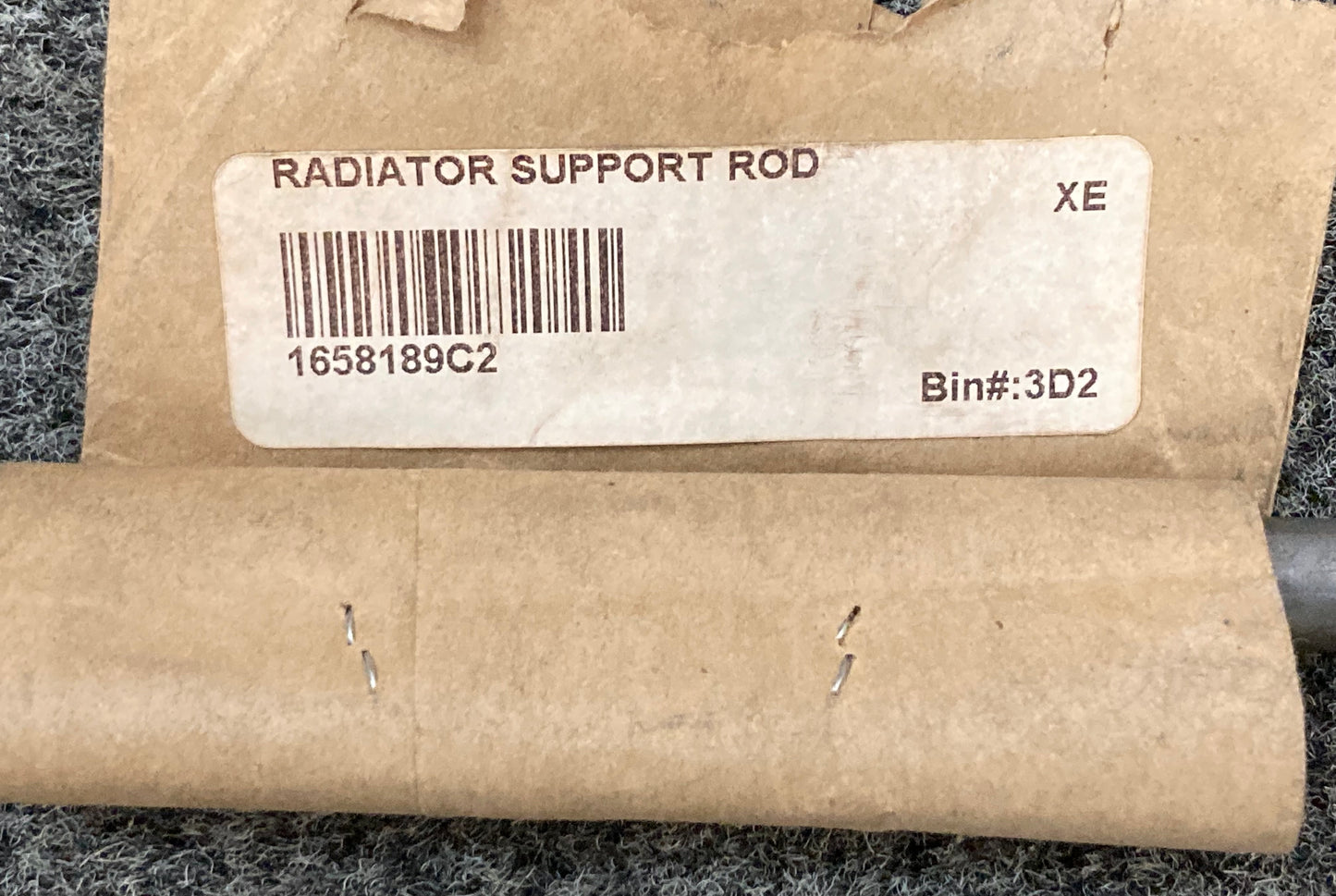 New Replaces International 1658189C2 Rod Radiator Stay