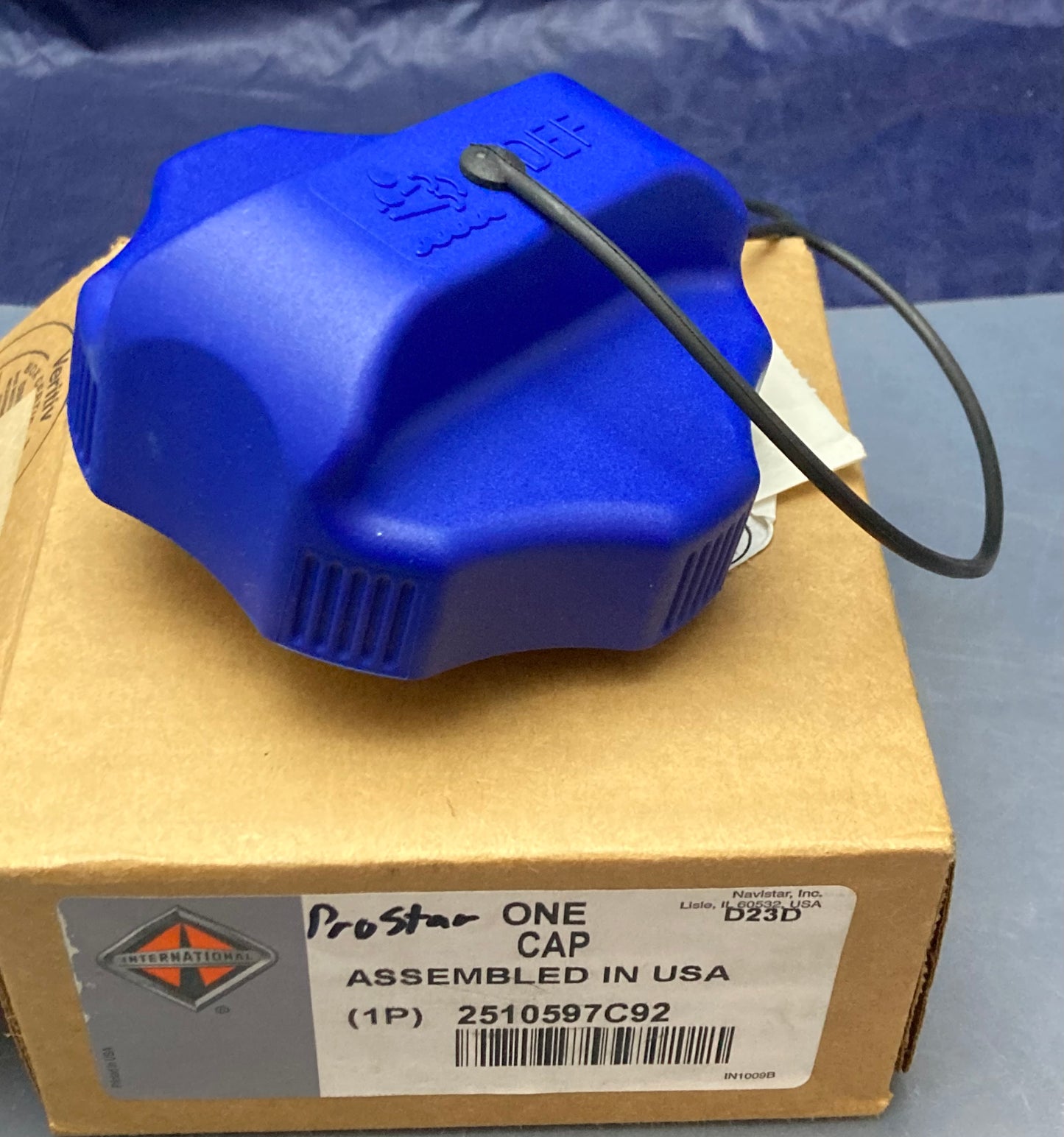 New Genuine International 2510597C92 Cap w/ Tether for DEF