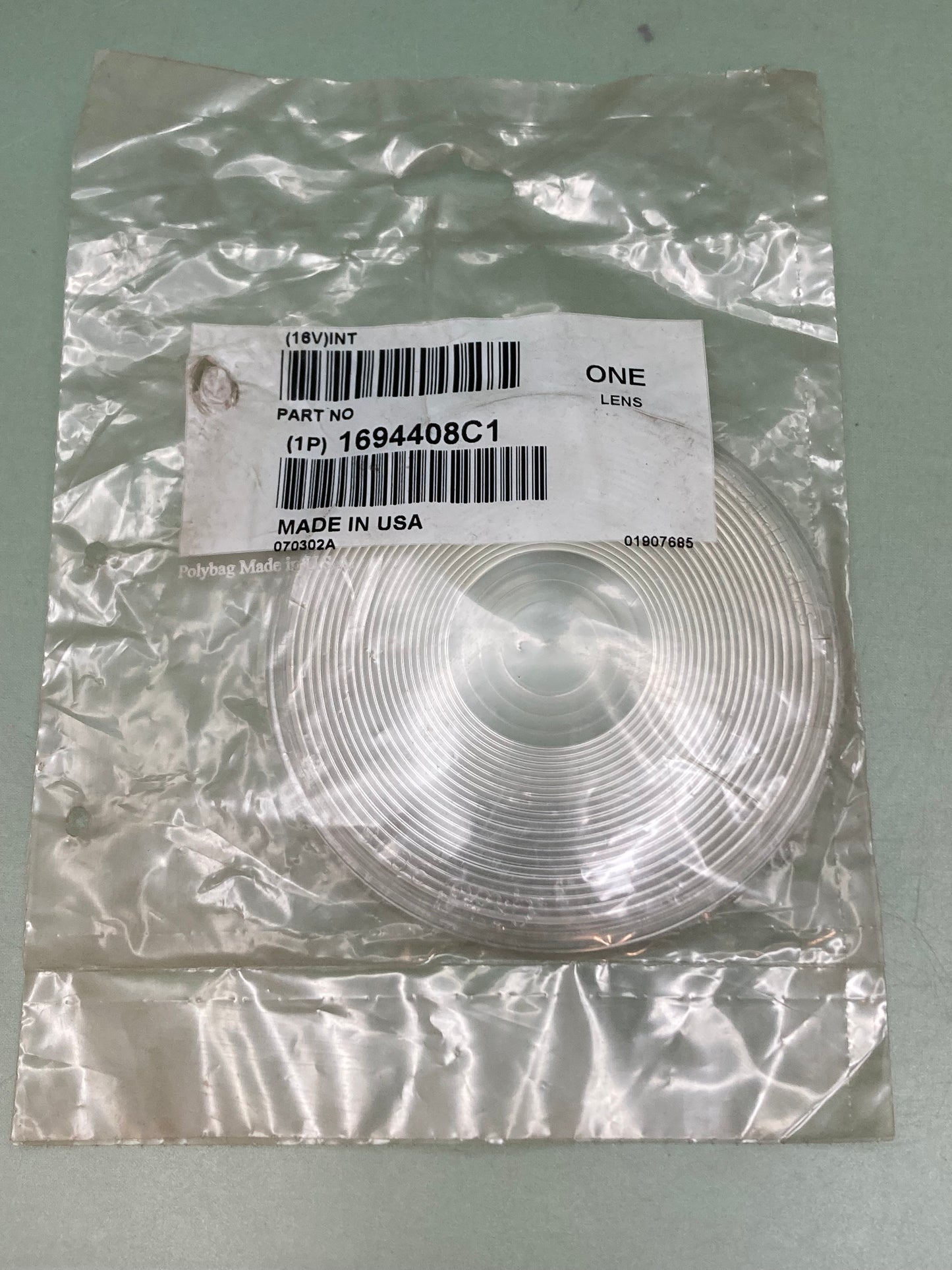 New Genuine International 1694408C1 Dome Light Lens Flood Light