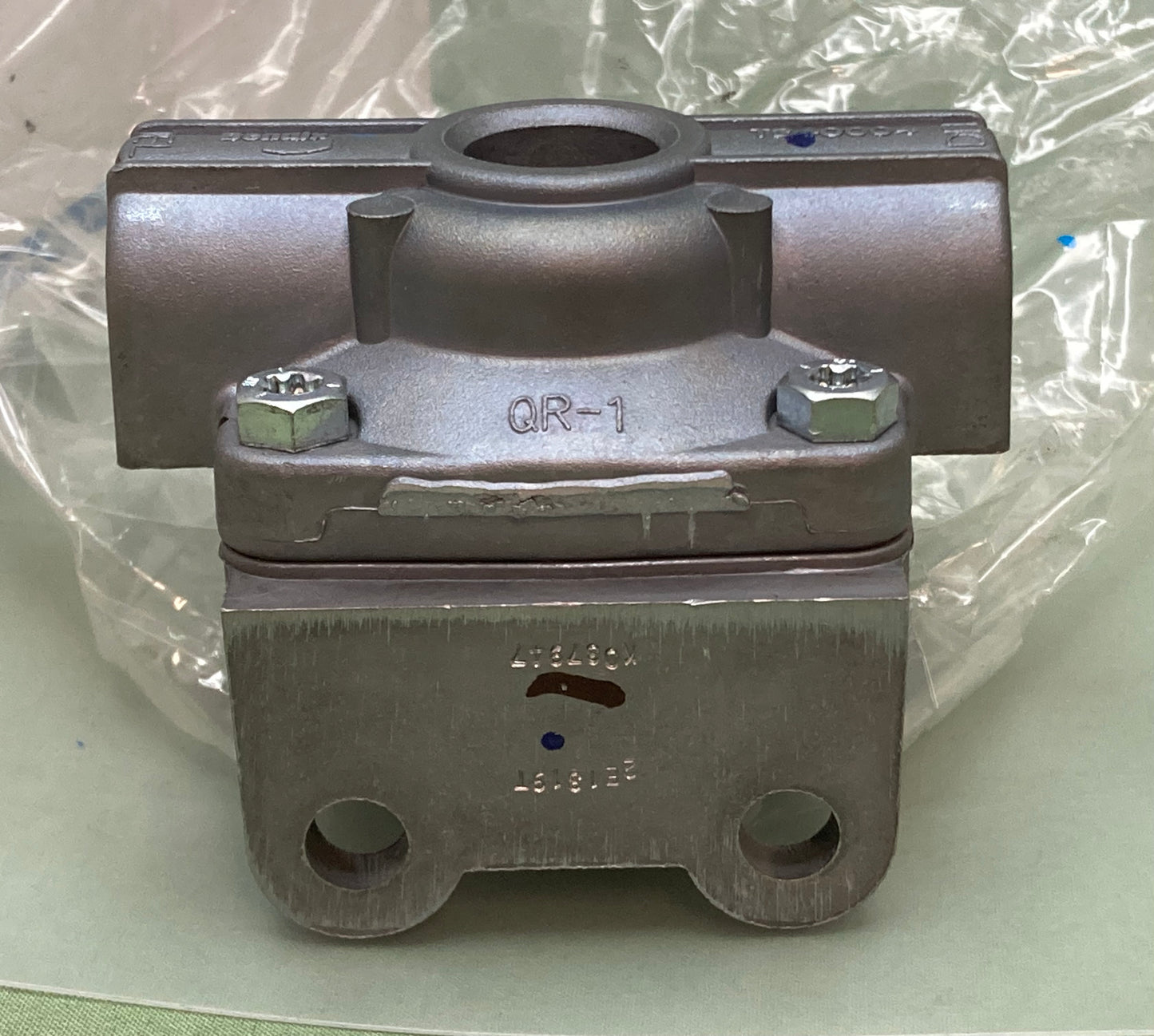 New Genuine Bendix 229860N VALVE, RELEASE