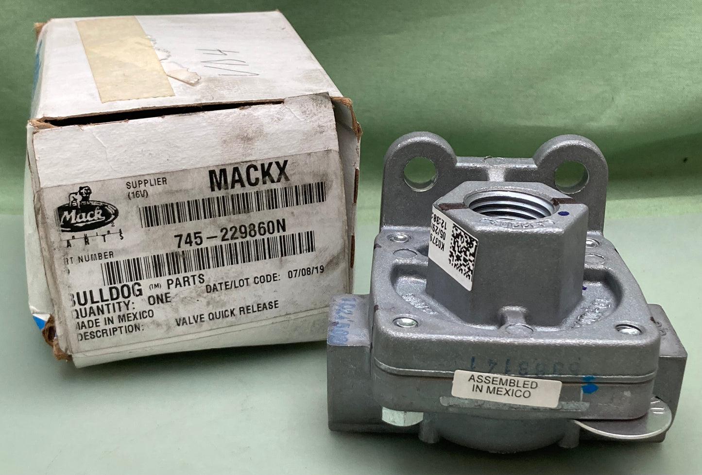 New Genuine Mack 745-229860N Air Brake Quick Release Valve