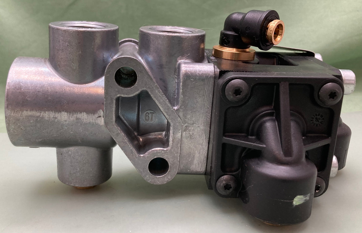New Genuine Wabco RKN34127 Tractor Protection Valve
