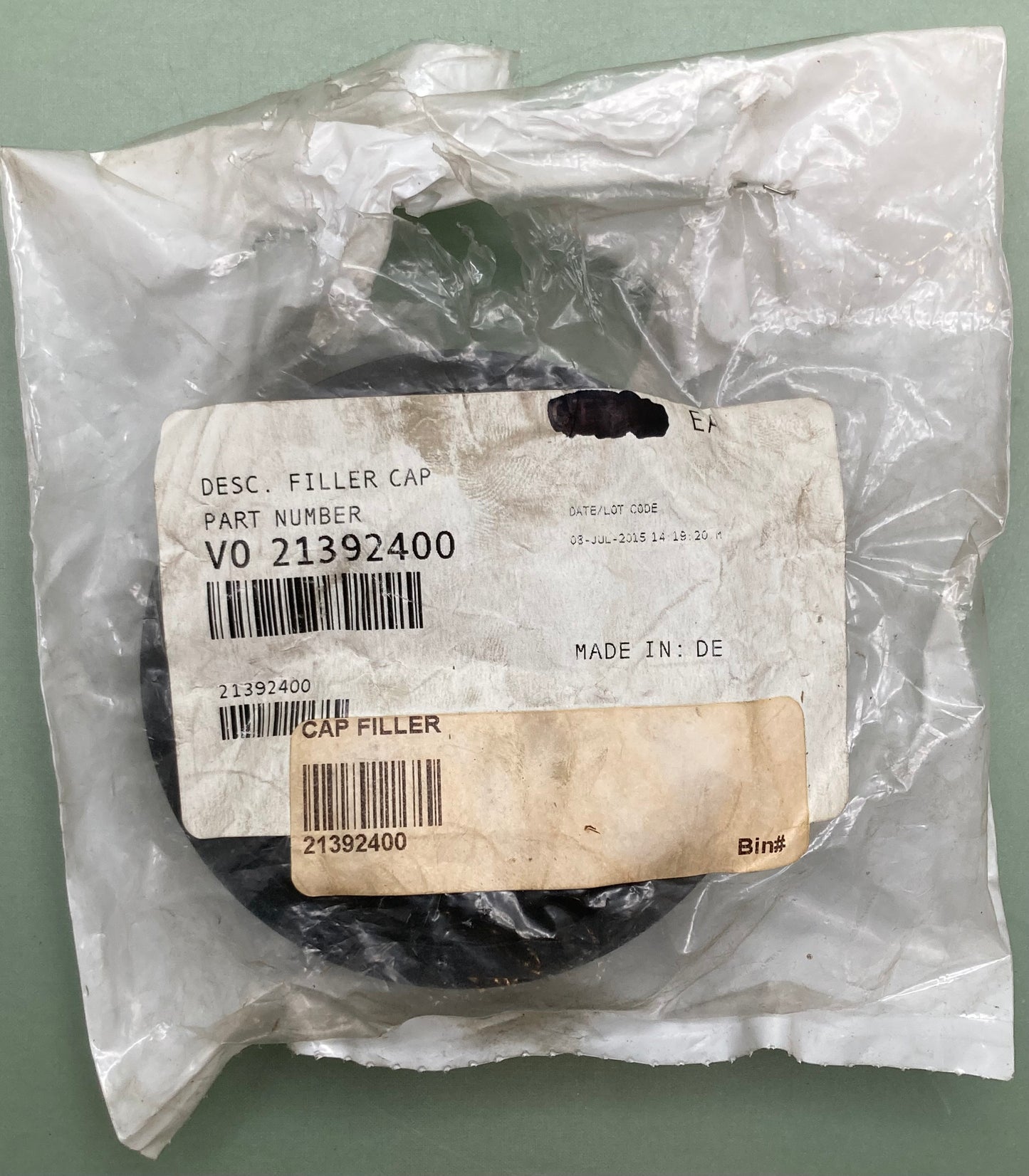 New Genuine Volvo 21392400 Filler Cap