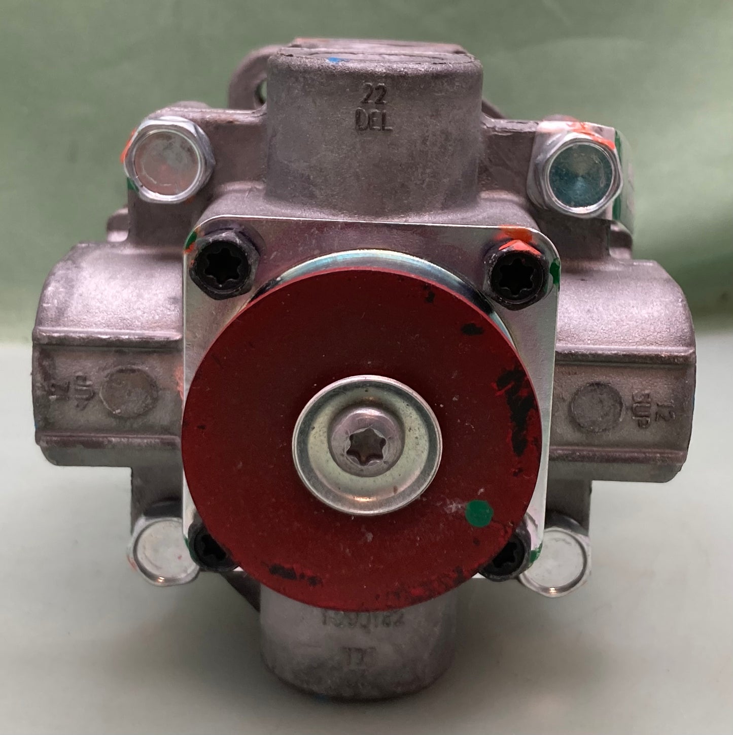 New Genuine Volvo 85153491 Foot Brake Valve