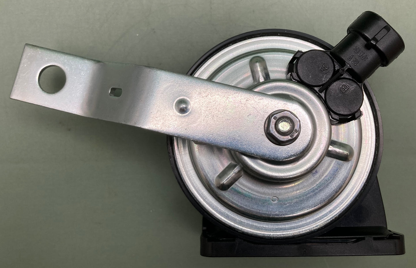 New Genuine Volvo 22291888 Horn