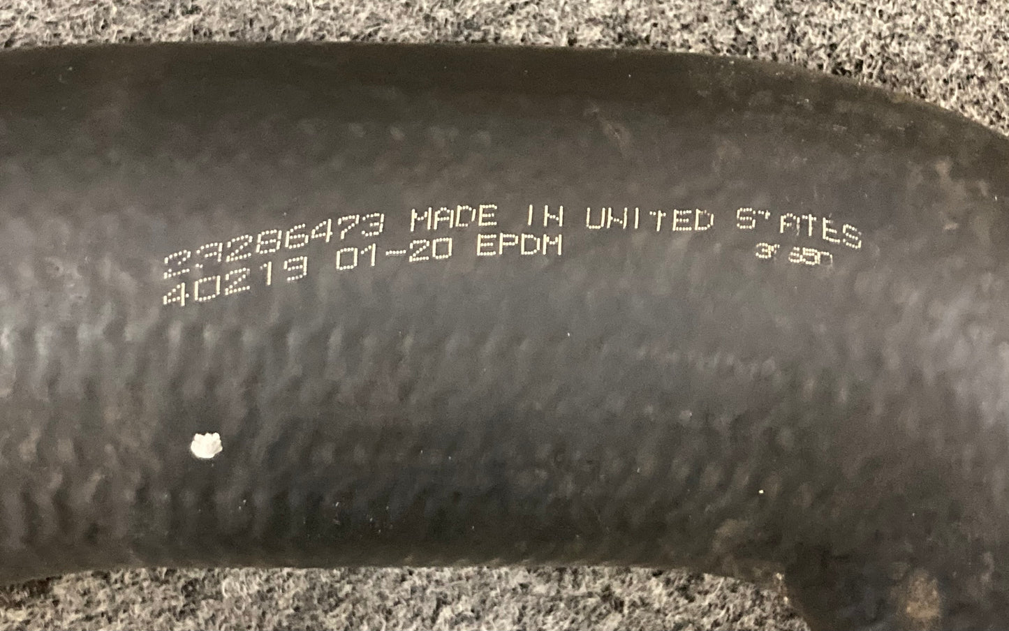 New Genuine Volvo 20470107 Upper Radiator Hose