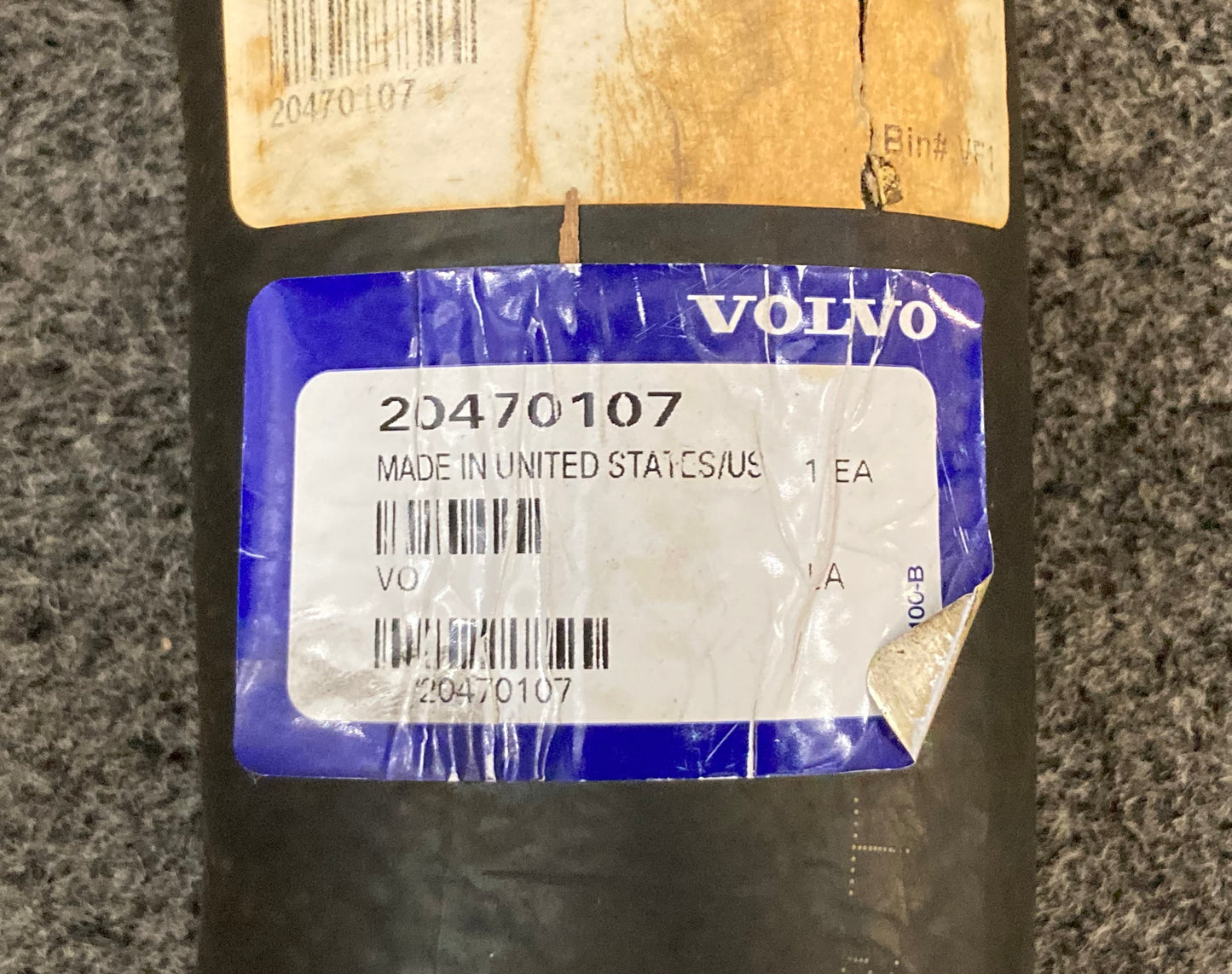 New Genuine Volvo 20470107 Upper Radiator Hose