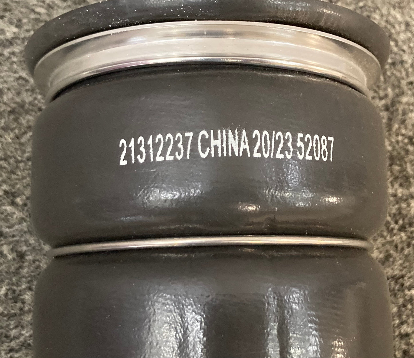 New Replaces Volvo 21312237 Intercooler Hose