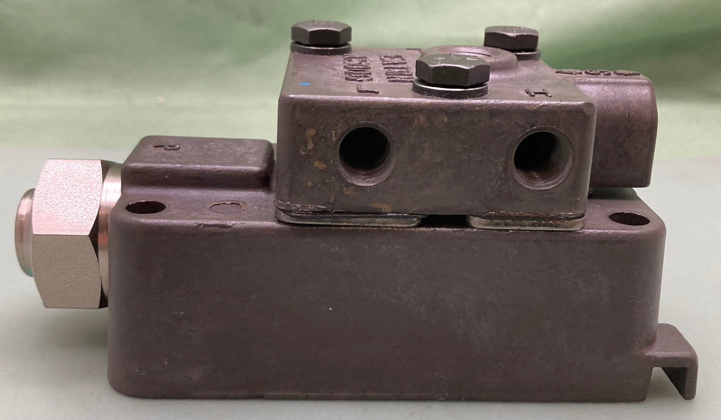 New Genuine Eaton A-5000 Manual Transmission Range Valve