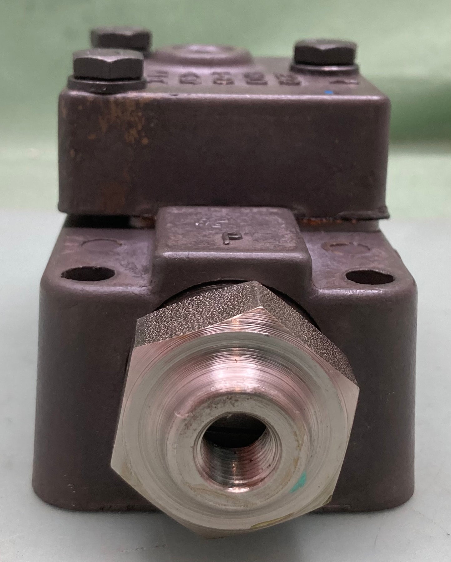 New Genuine Eaton A-5000 Manual Transmission Range Valve