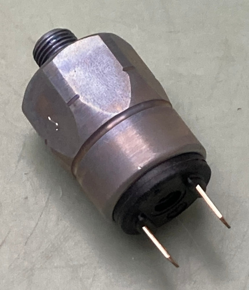 CNH Industrial 84389510 Pressure Switch New Genuine