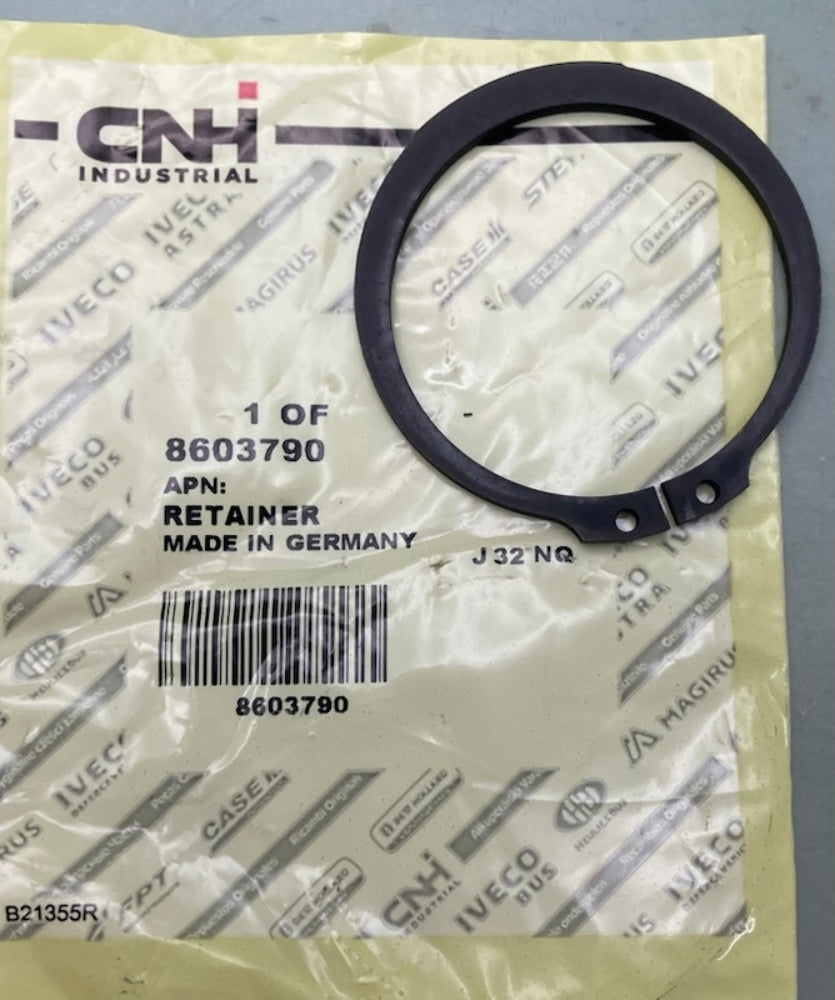 CNH Industrial 8603790 Retainer New Genuine