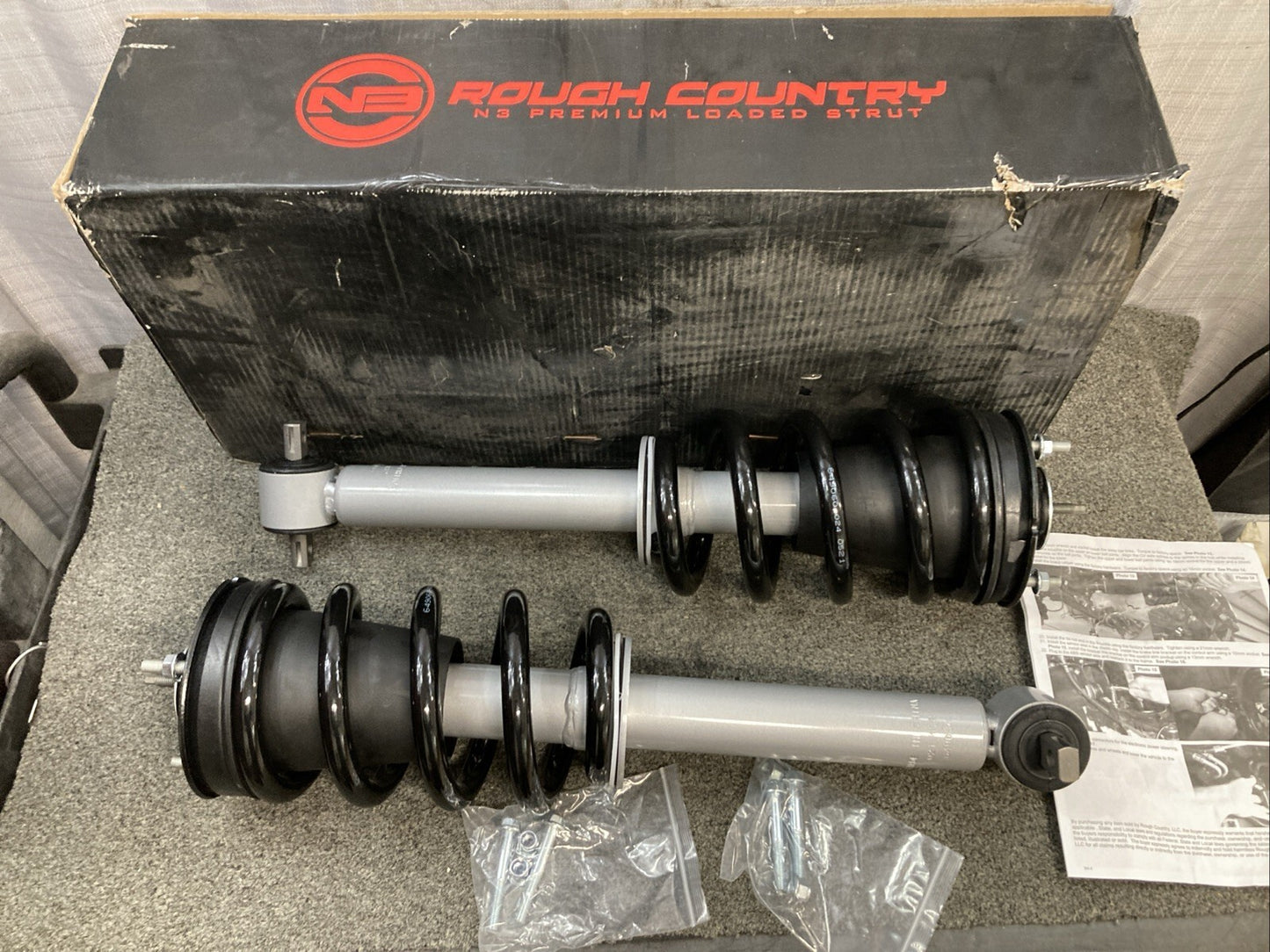 New Genuine Rough Country 501034 5" Lifted N3 Struts for 14-18 Chevy/GMC 1500