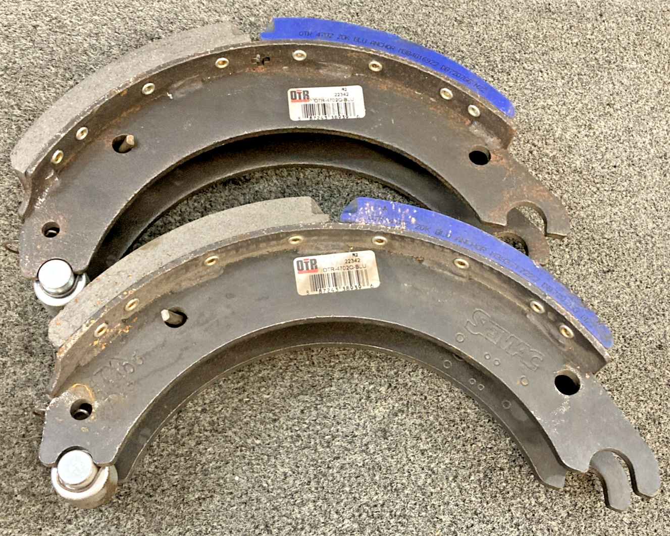 New Genuine OTR 4702Q-BLU Brake Shoe Set