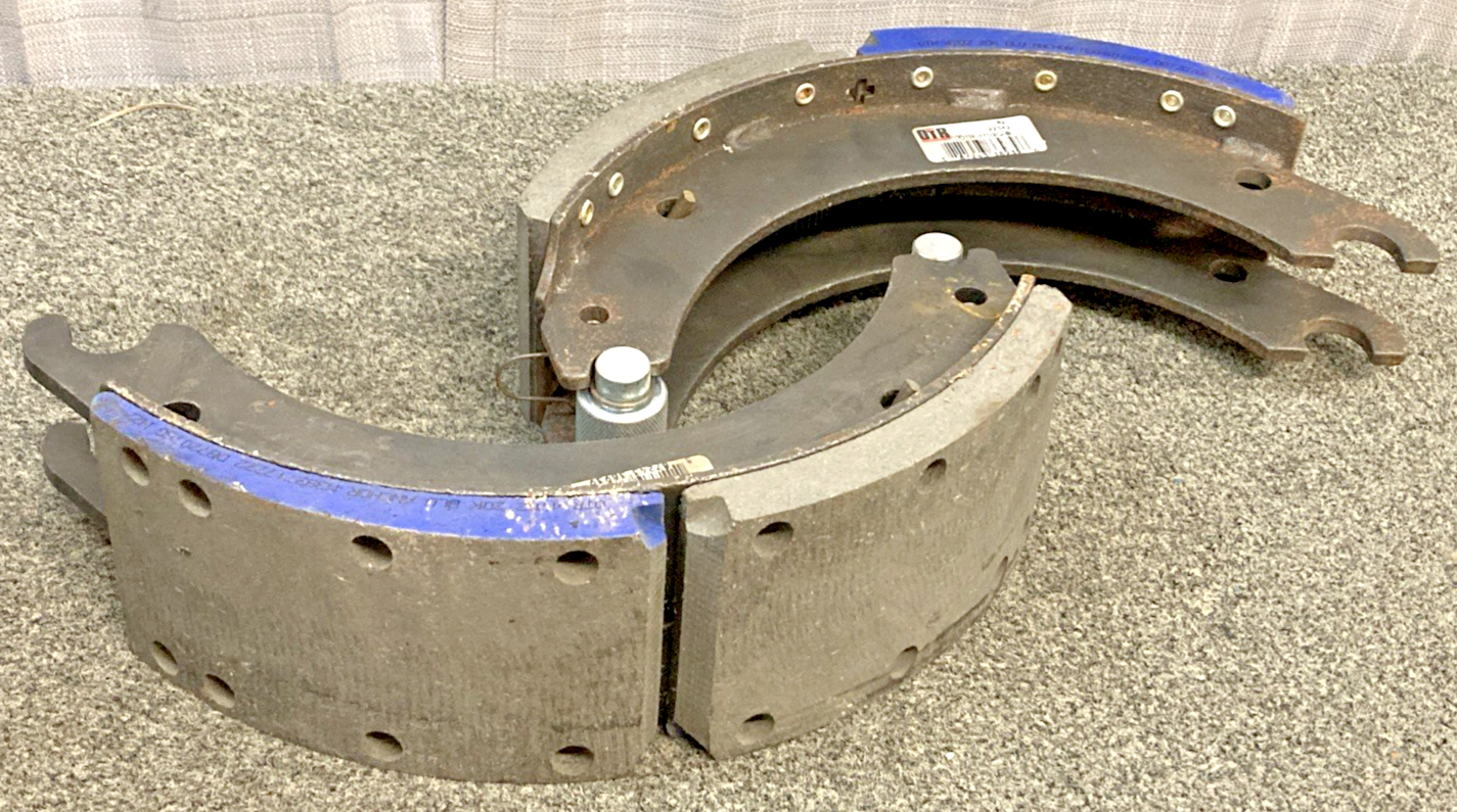 New Genuine OTR 4702Q-BLU Brake Shoe Set