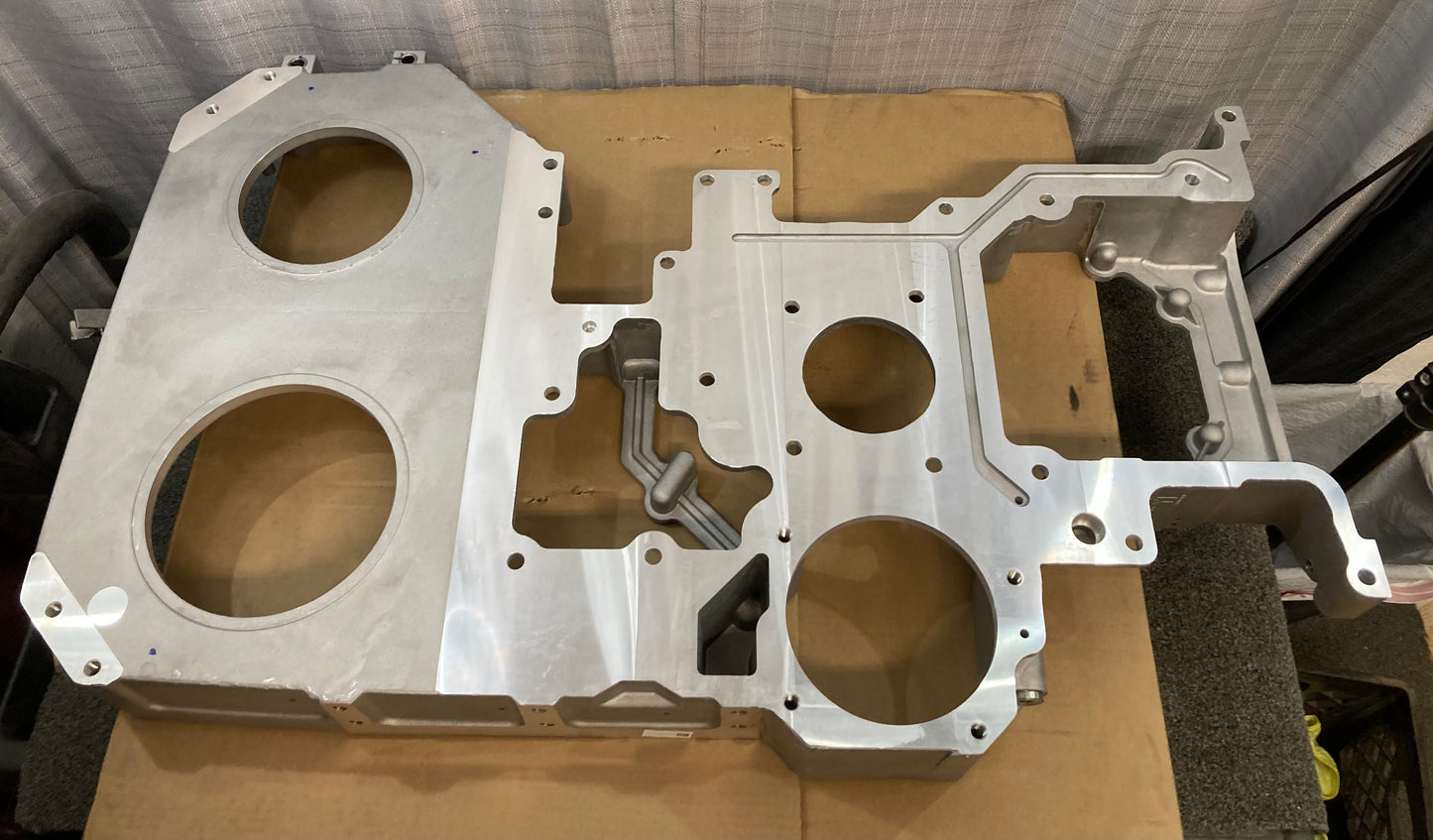New Genuine Cummins 4059393 Steering Gear Housing