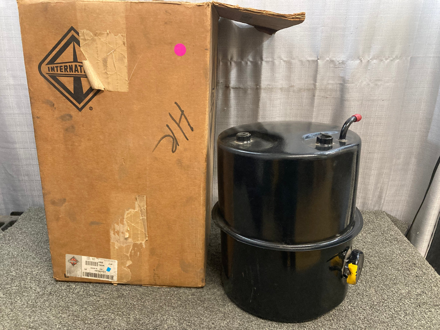 New Genuine International 1675831C1 One Tank
