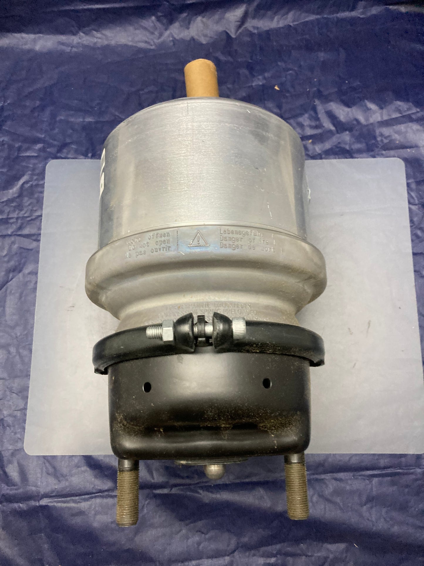 New Genuine Volvo 21198625 Brake Chamber