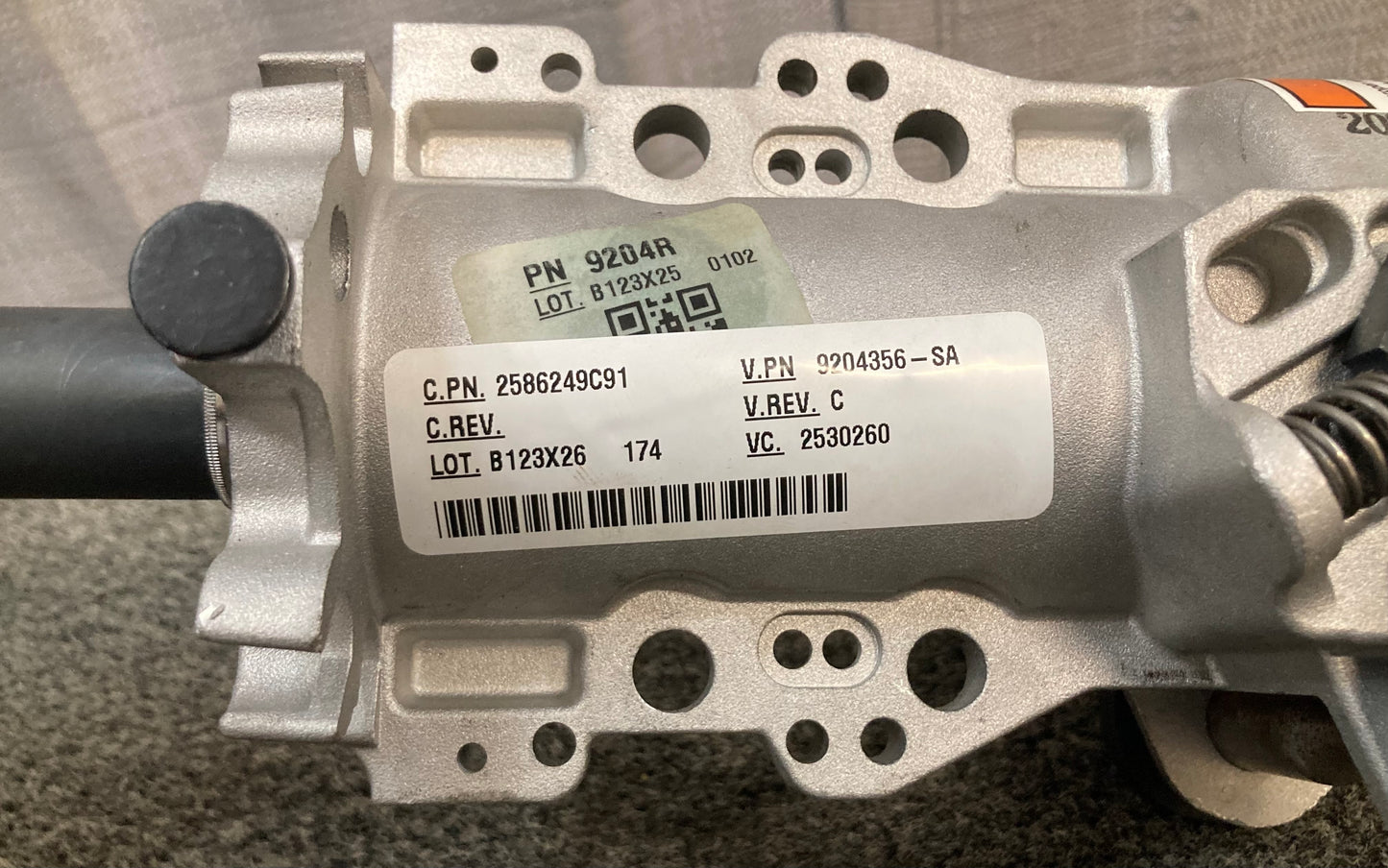 New Genuine International 2586249C91 Steering Column Housing