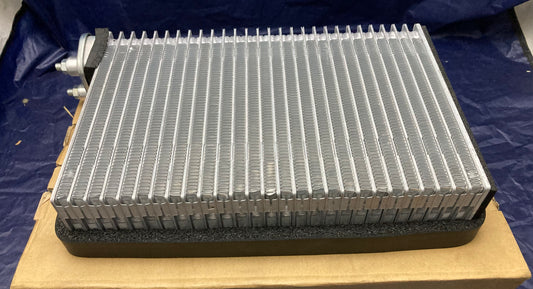 New Genuine International 2602544C1 Evaporator