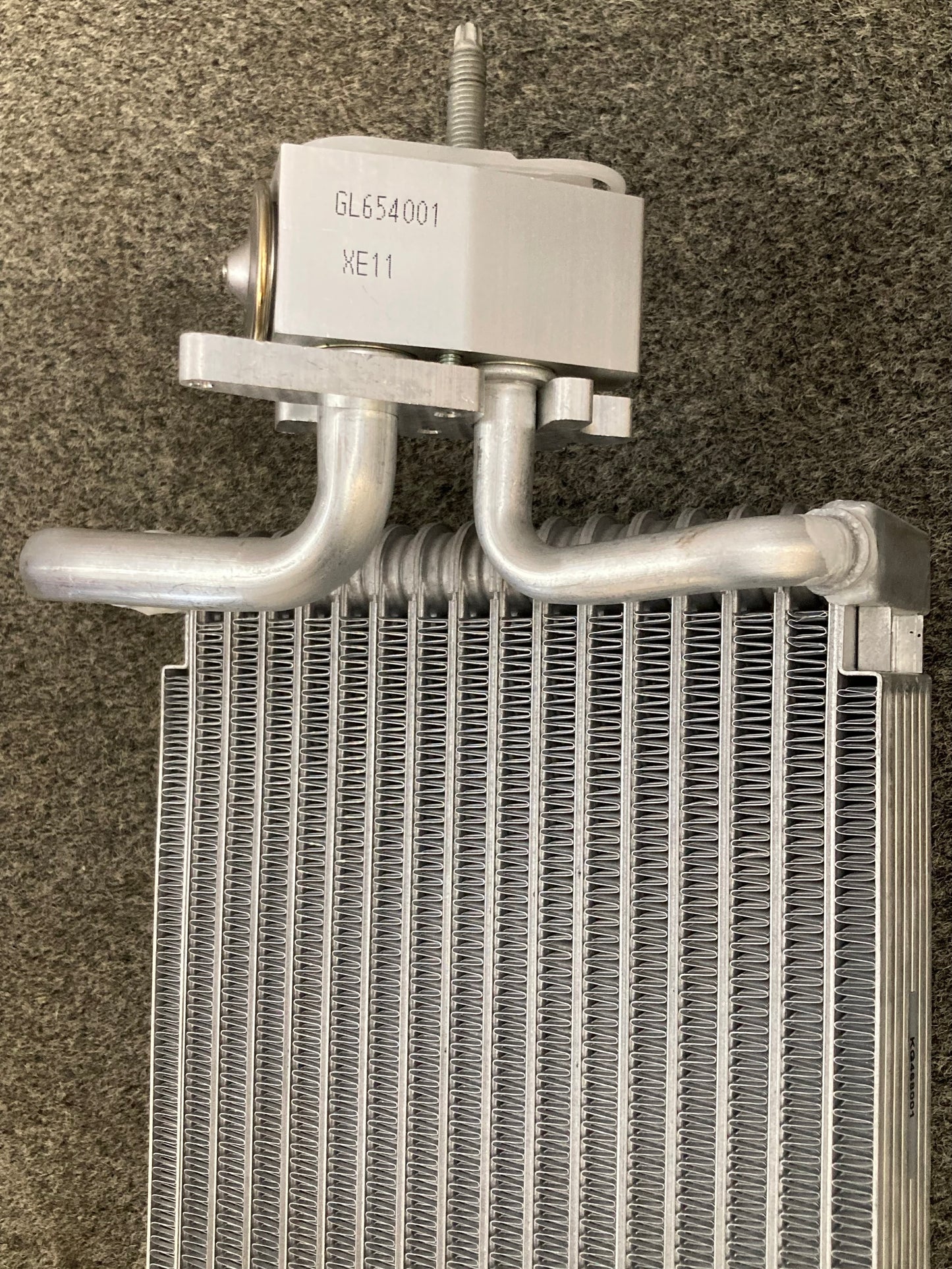 New Genuine International 4079757C92 Evaporator - Right - Assy