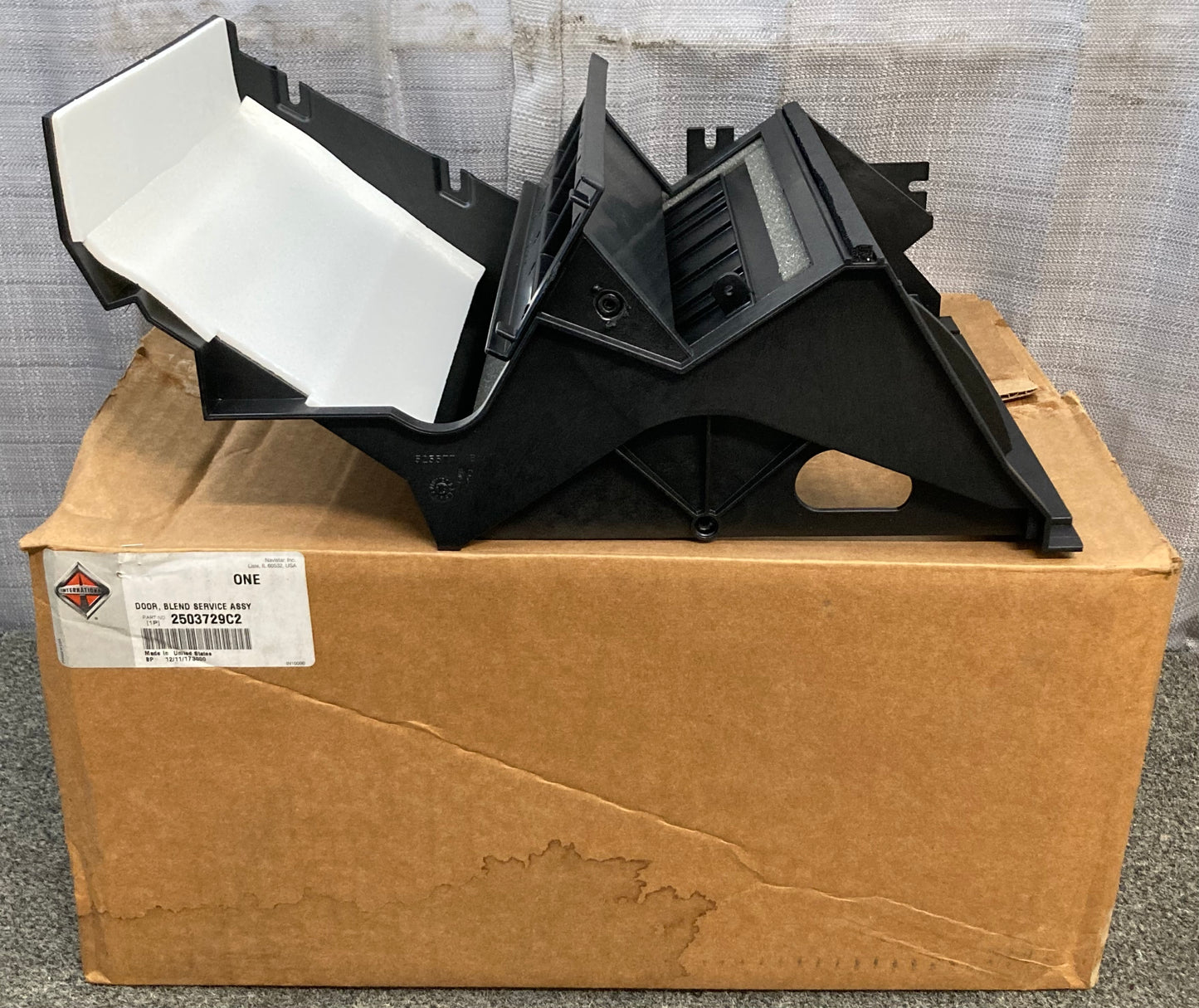 New Genuine International 2503729C2 Door, Blend Service Assy