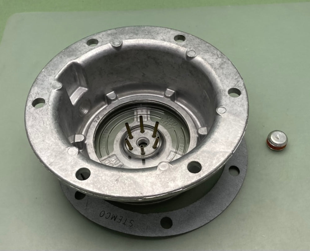 New Genuine Stemco 343-4370 Inflation 6-Hole Oil Hub Cap